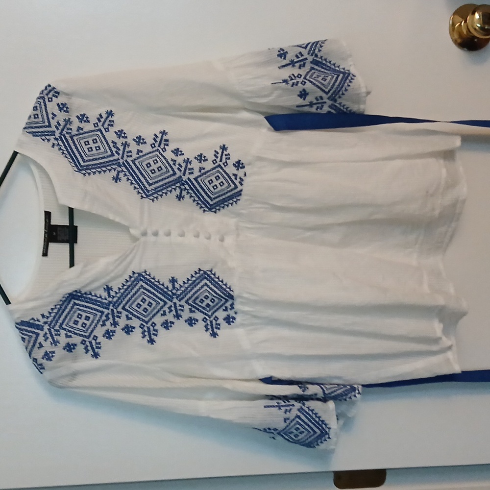 Masina Luna Size M Women's White and Blue Embroidered Top